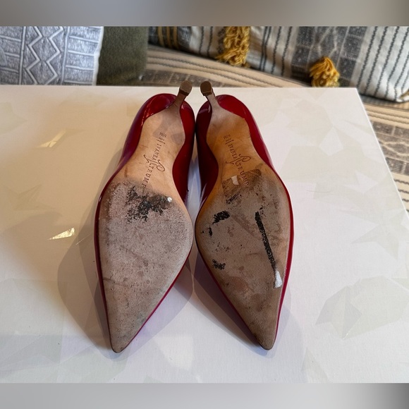 ✅2 for $50✅ 
Ivanka Trump pump in GUC size 35.5. Fit like 6. - Picture 6 of 6